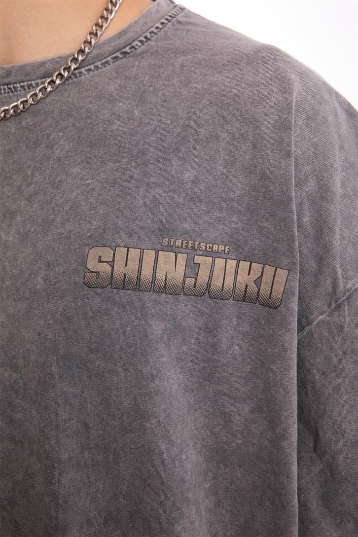 Shinjuku Baskılı Acid Wash Oversize Tişört