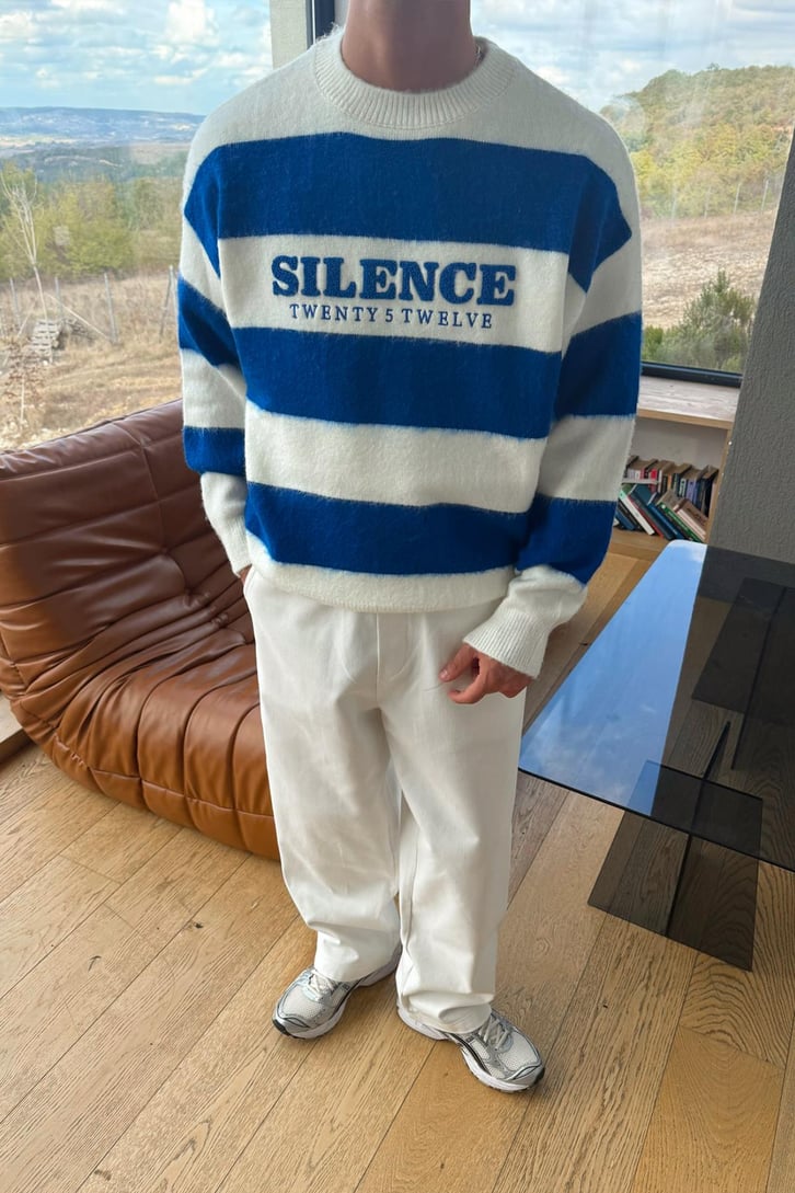 Silence Nakışlı Triko Kazak