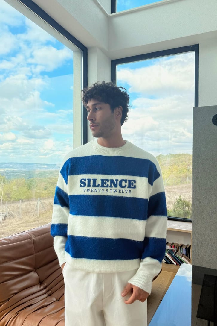 Silence Nakışlı Triko Kazak