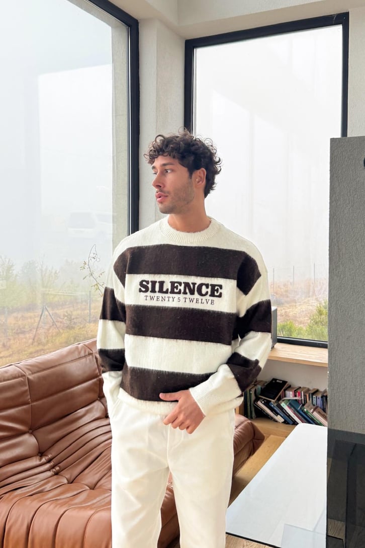 Silence Nakışlı Triko Kazak