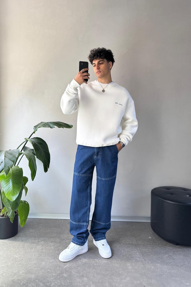Sırt Baskılı Bisiklet Yaka Sweatshirt