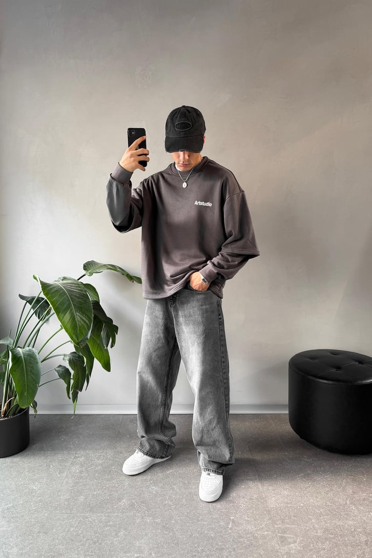 Sırt Baskılı Bisiklet Yaka Sweatshirt