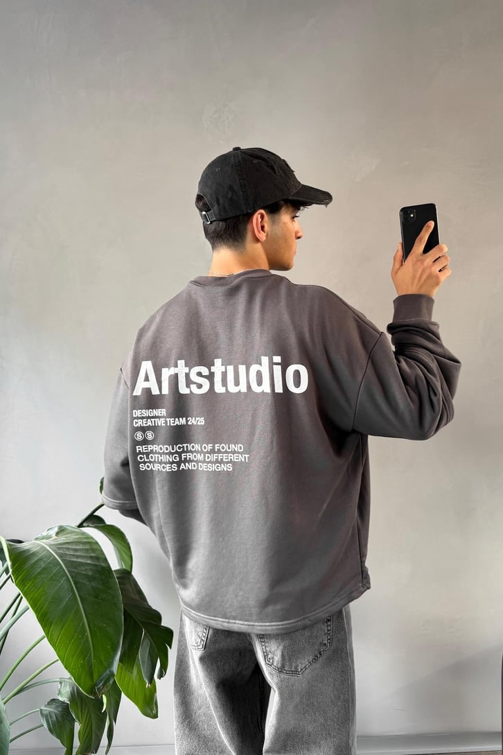 Sırt Baskılı Bisiklet Yaka Sweatshirt