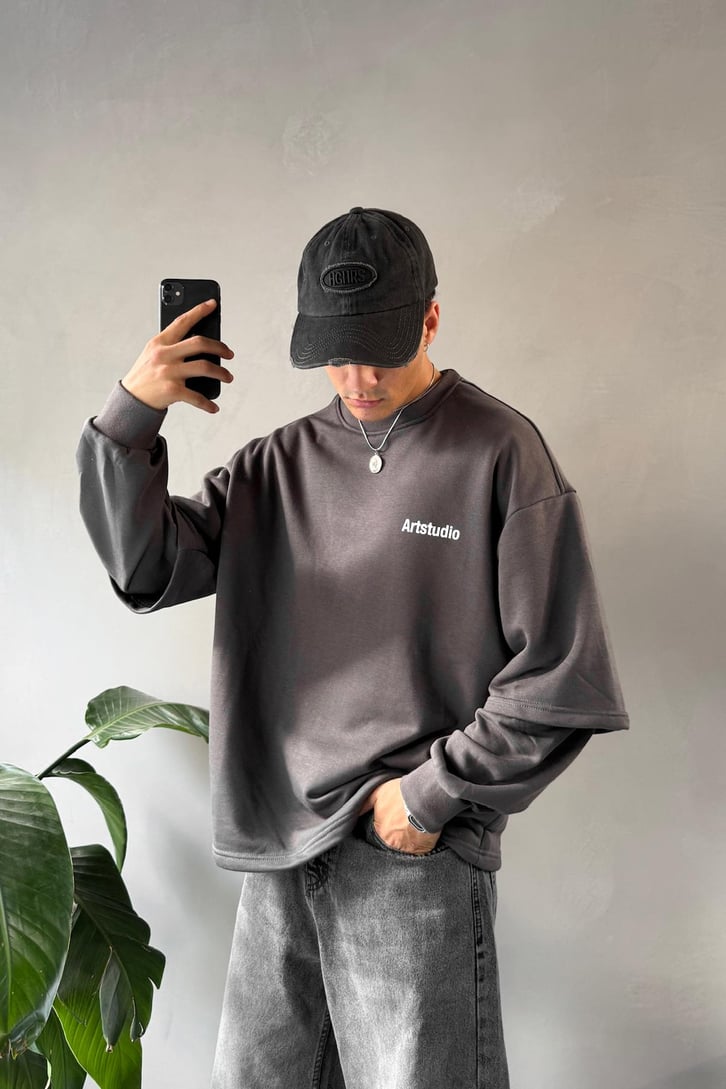 Sırt Baskılı Bisiklet Yaka Sweatshirt