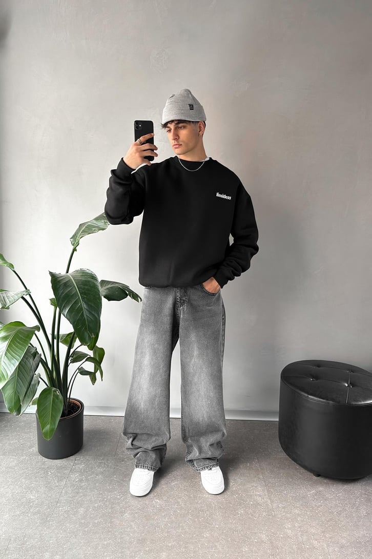 Sırt Detay Baskılı Bisiklet Yaka Siyah Sweatshirt