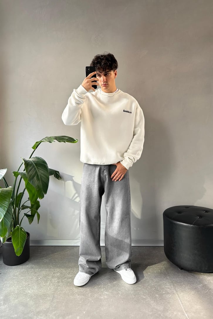 Sırt Detay Baskılı Bisiklet Yaka Sweatshirt