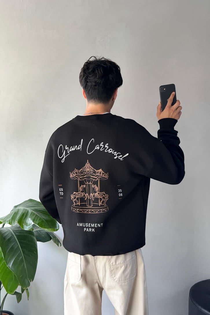 Sırt Detay Minimal Baskılı Bisiklet Yaka Sweatshirt