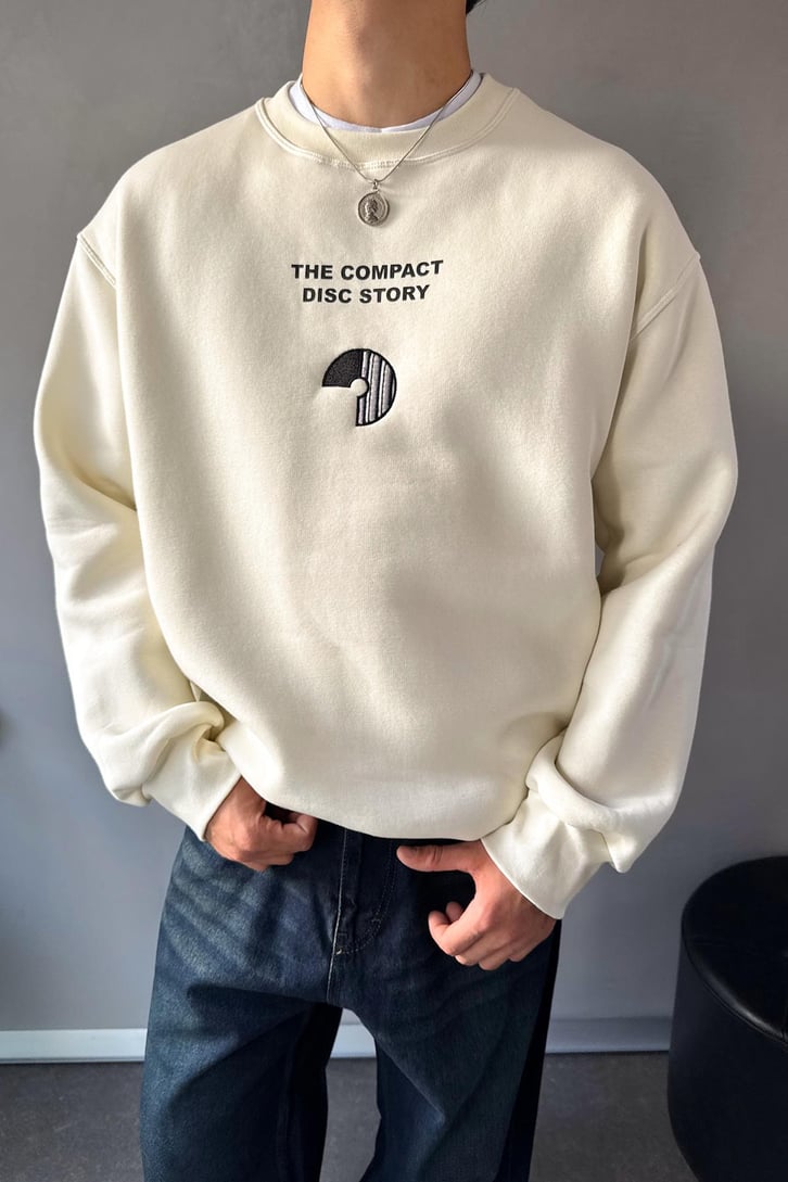 Sırt Detaylı Writing Nakışlı Bisiklet Yaka Sweatshirt