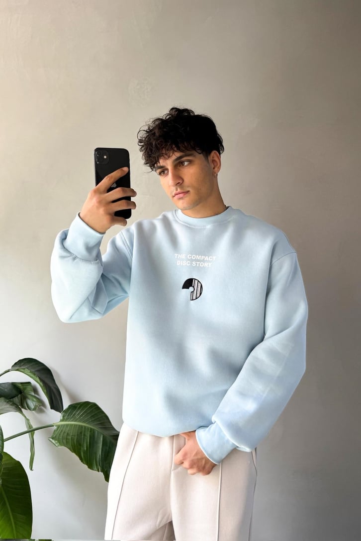 Sırt Detaylı Writing Nakışlı Bisiklet Yaka Sweatshirt