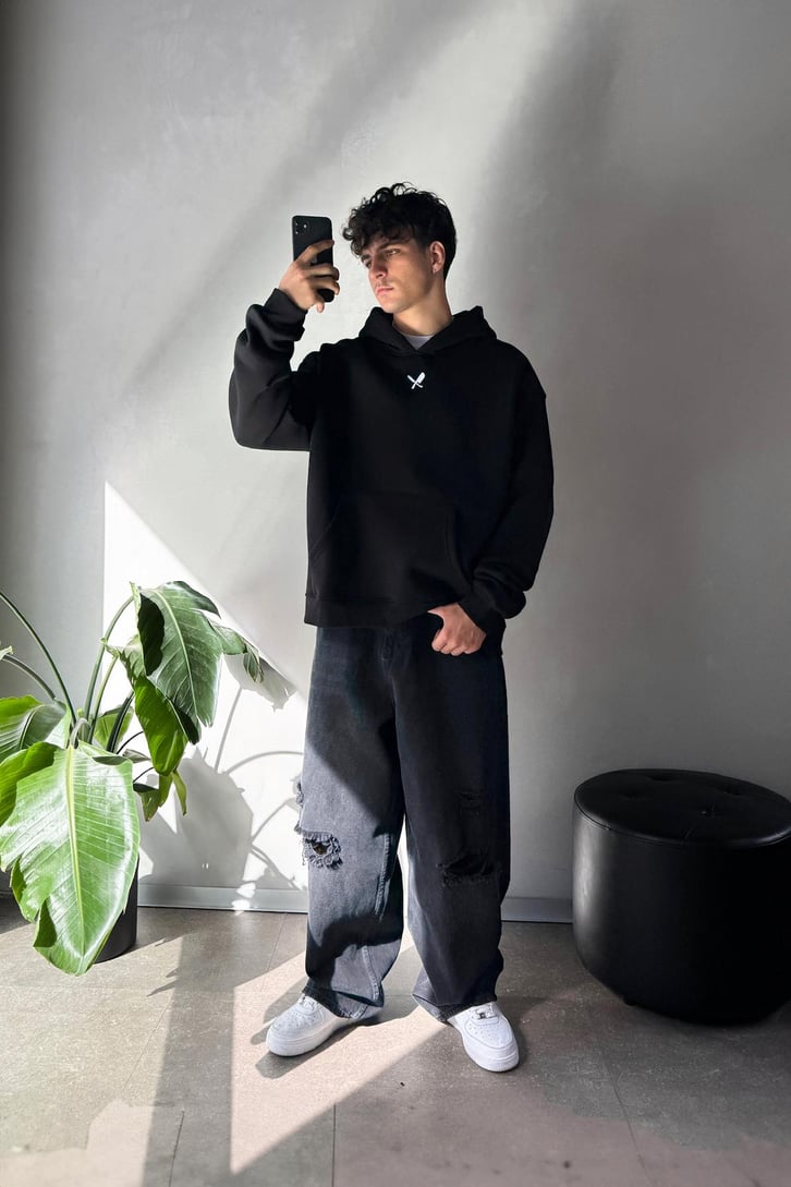 Sırt Graffiti Baskılı Ön Minimal Nakışlı Oversize Hoodie