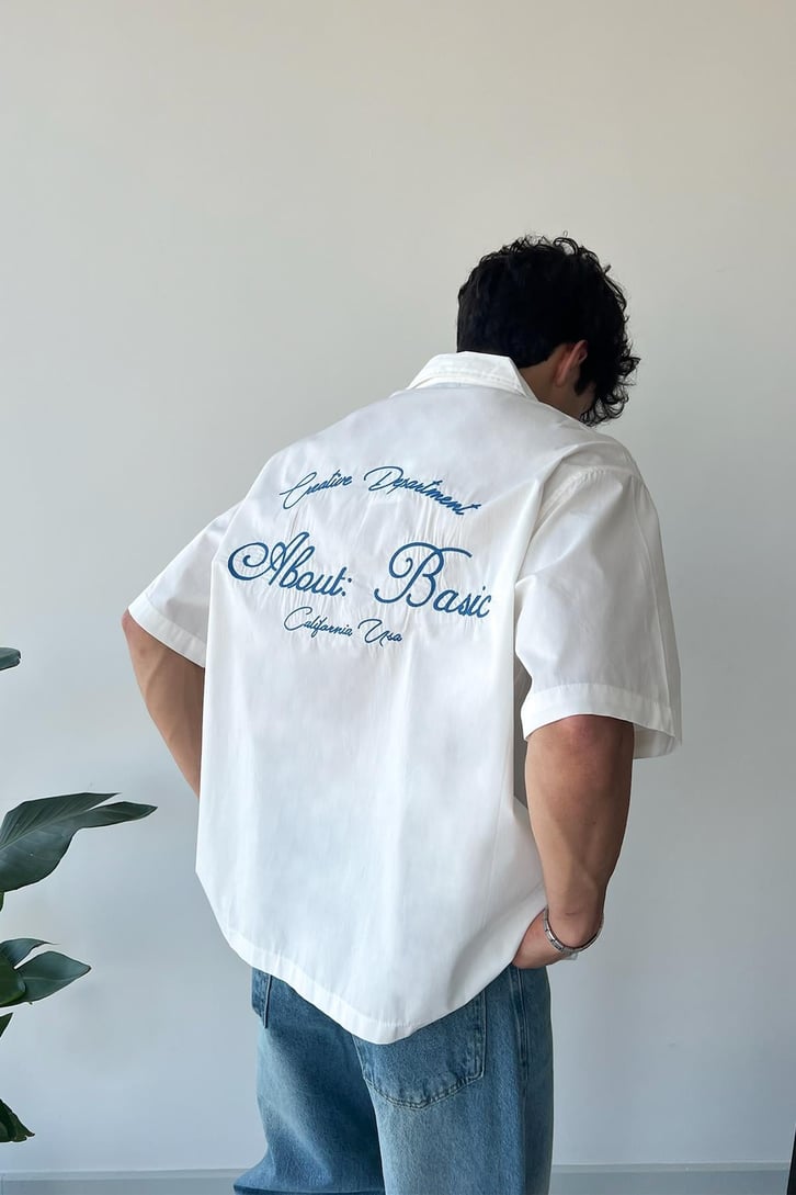 Sırt Nakışlı Ekru Kısa Kol Oversize Gömlek