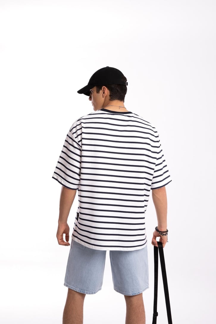 Siyah Çizgili Beyaz Oversize Tshirt