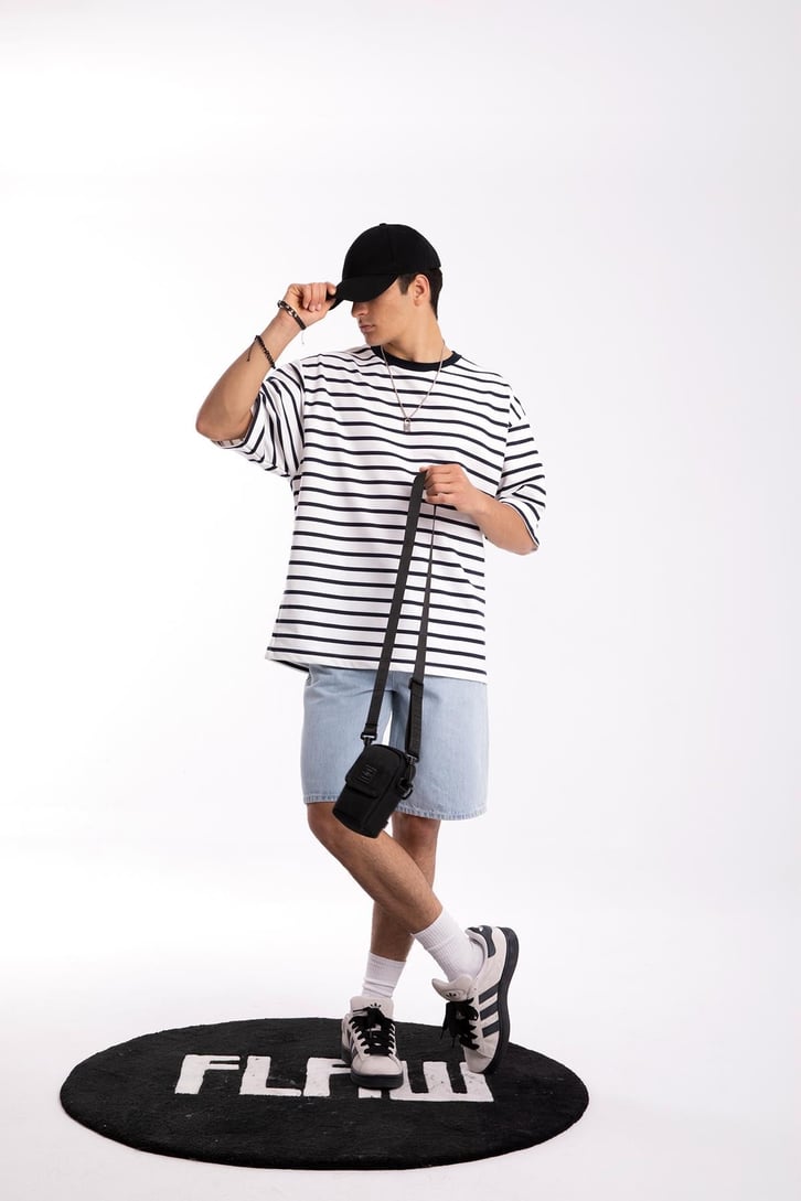 Siyah Çizgili Beyaz Oversize Tshirt