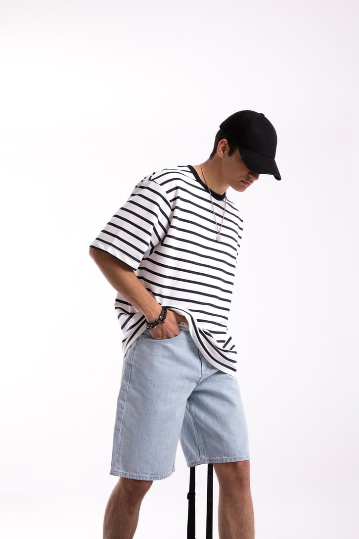 Siyah Çizgili Beyaz Oversize Tshirt