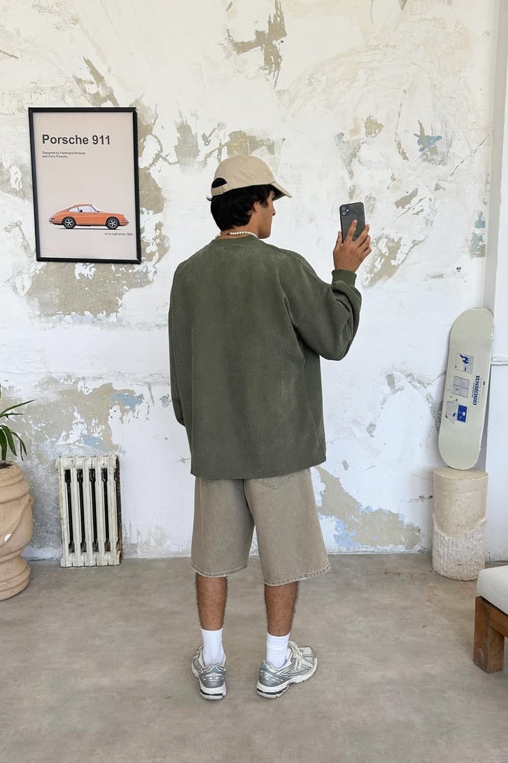 Skater Vibe Kadife Sweatshirt