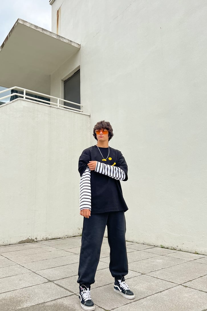Smile Nakışlı Siyah Sweatshirt