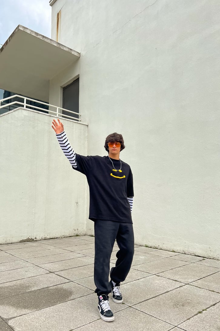Smile Nakışlı Siyah Sweatshirt