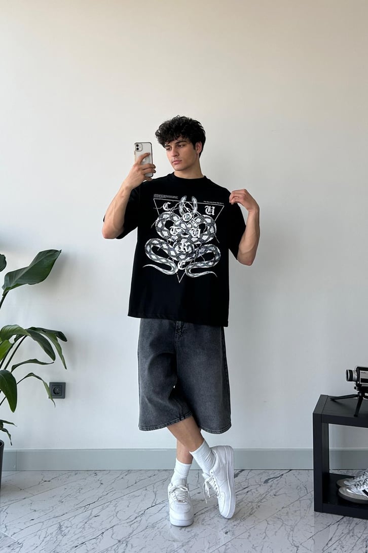 Snake Baskılı Siyah Oversize Tişört