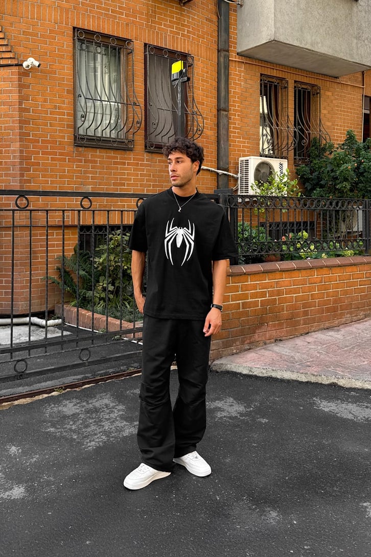 Spider Nakışlı Tişört