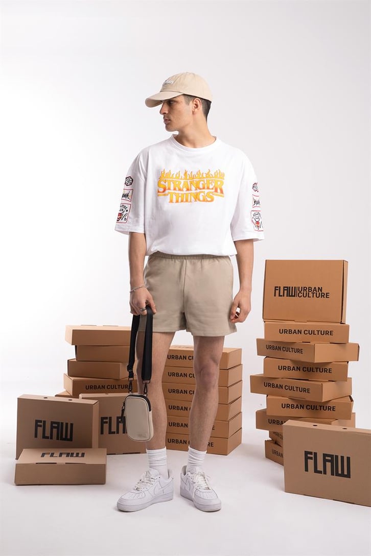 Stranger Flame Baskılı Beyaz Oversize Tişört