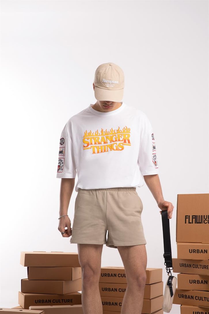 Stranger Flame Baskılı Beyaz Oversize Tişört