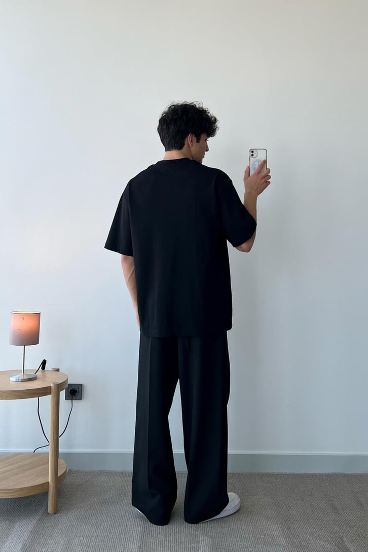Synical Nakışlı Siyah Oversize Tişört