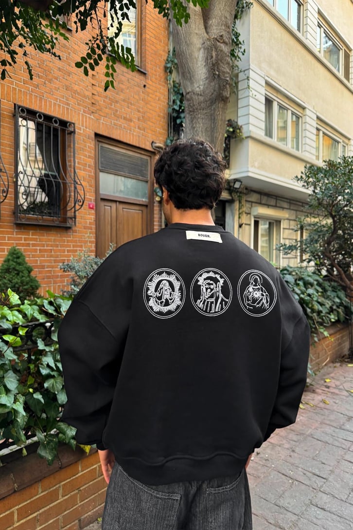 Tanrıça Nakışlı Sweatshirt