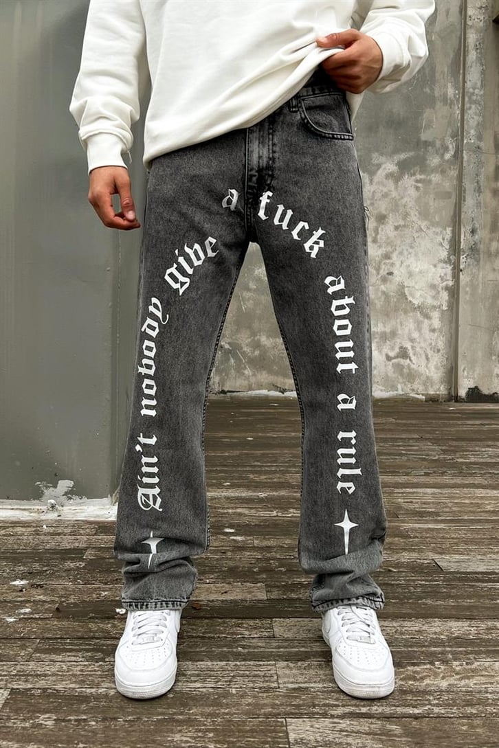 Text Printed Gri Acid Wash Regular Fit Jean