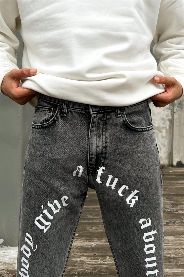 Text Printed Gri Acid Wash Regular Fit Jean