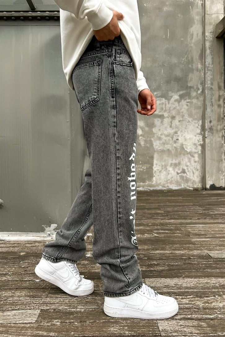 Text Printed Gri Acid Wash Regular Fit Jean
