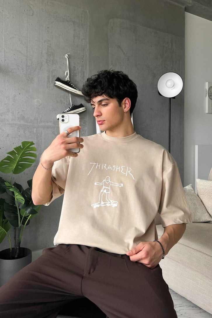 Trasher Skateboard Bej Oversize Tişört