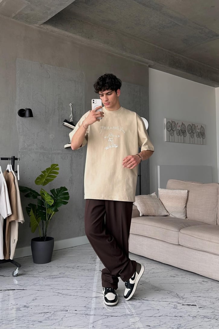 Trasher Skateboard Bej Oversize Tişört