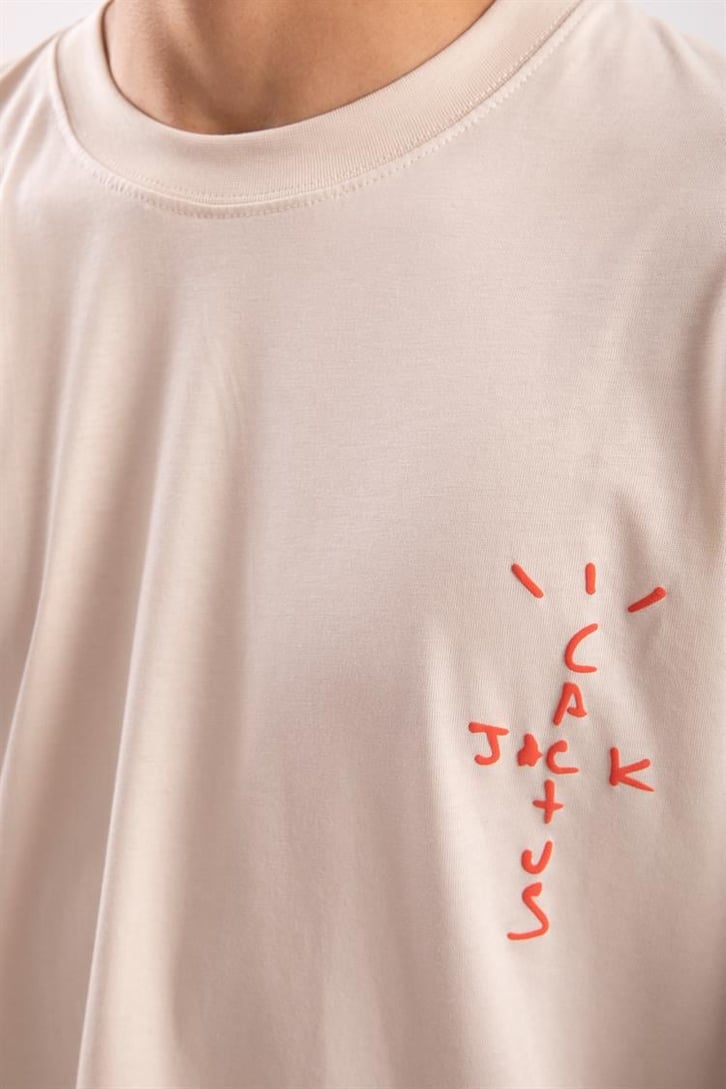 Travis Sırt Baskılı Bağcık Detay Taş Rengi Oversize Tshirt
