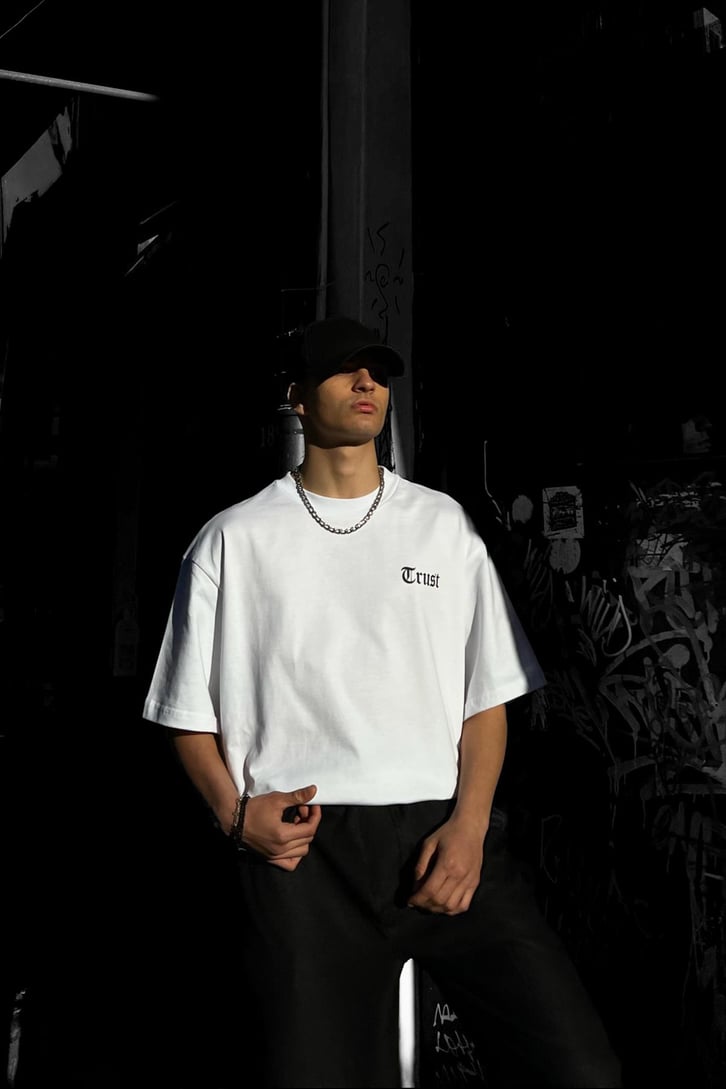 Trust No One Oversize Tshirt