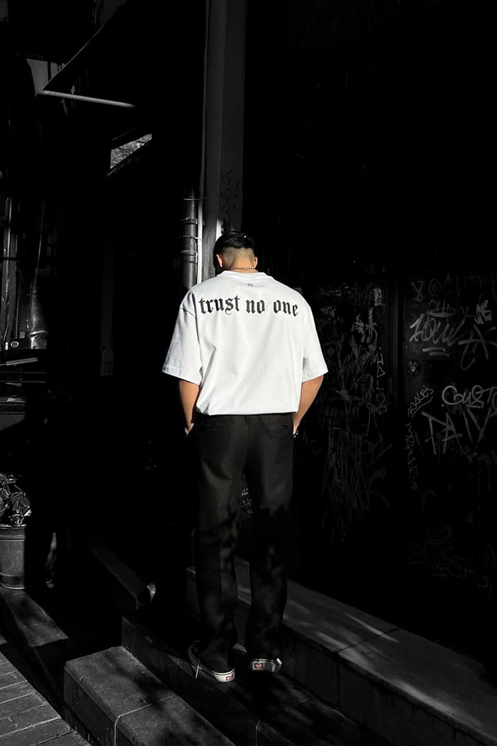 Trust No One Oversize Tshirt