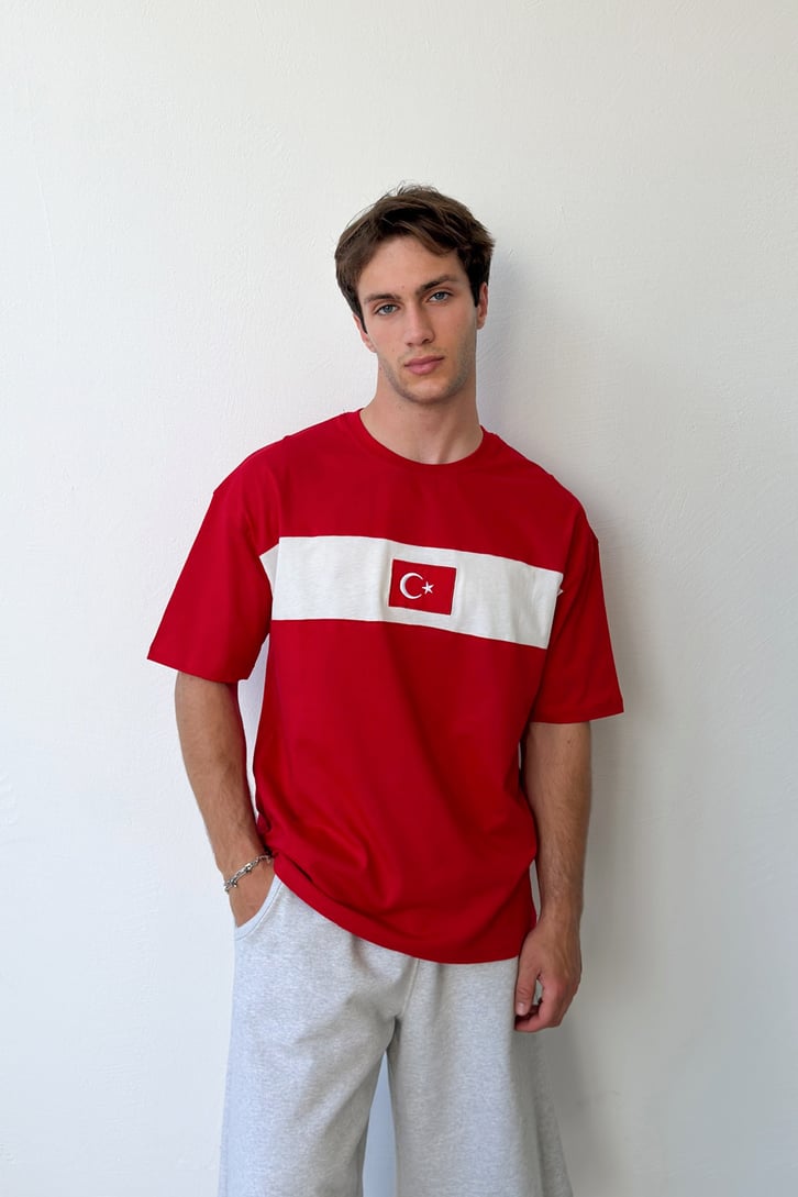 Türkiye Bayrak Nakışlı Kırmızı Tişört