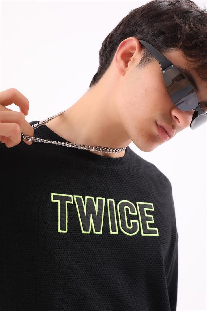 Twice Baskılı Siyah Oversize Tişört