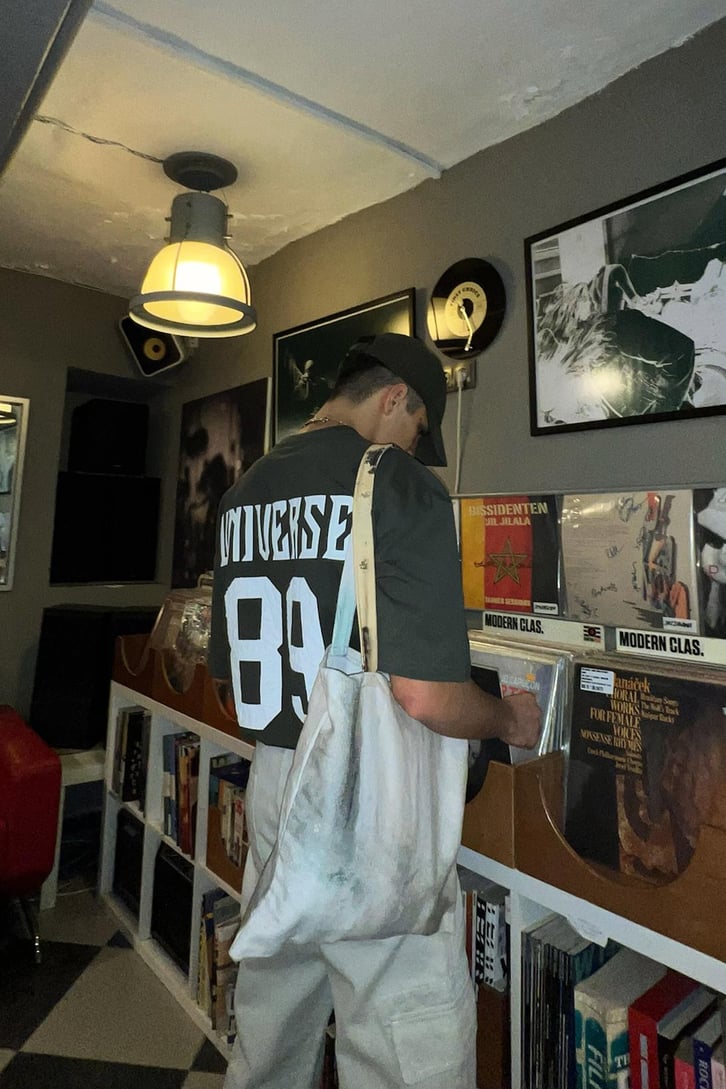 Universe 89 Baskılı Oversize Tshirt