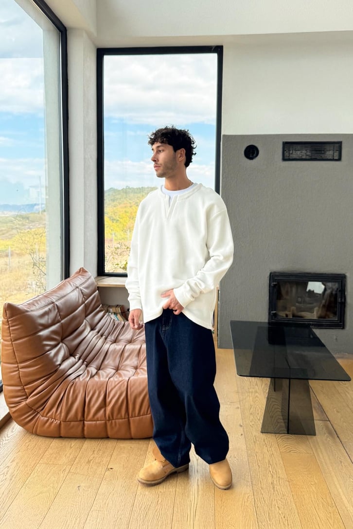 V Yaka Basic Sweatshirt