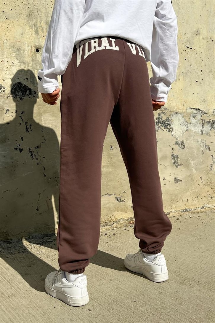 Viral Vibes Baskılı Kahverengi Eşofman Altı