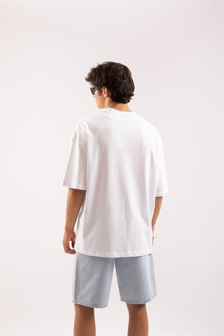 Waguer Nakışlı Beyaz Oversize Tişört