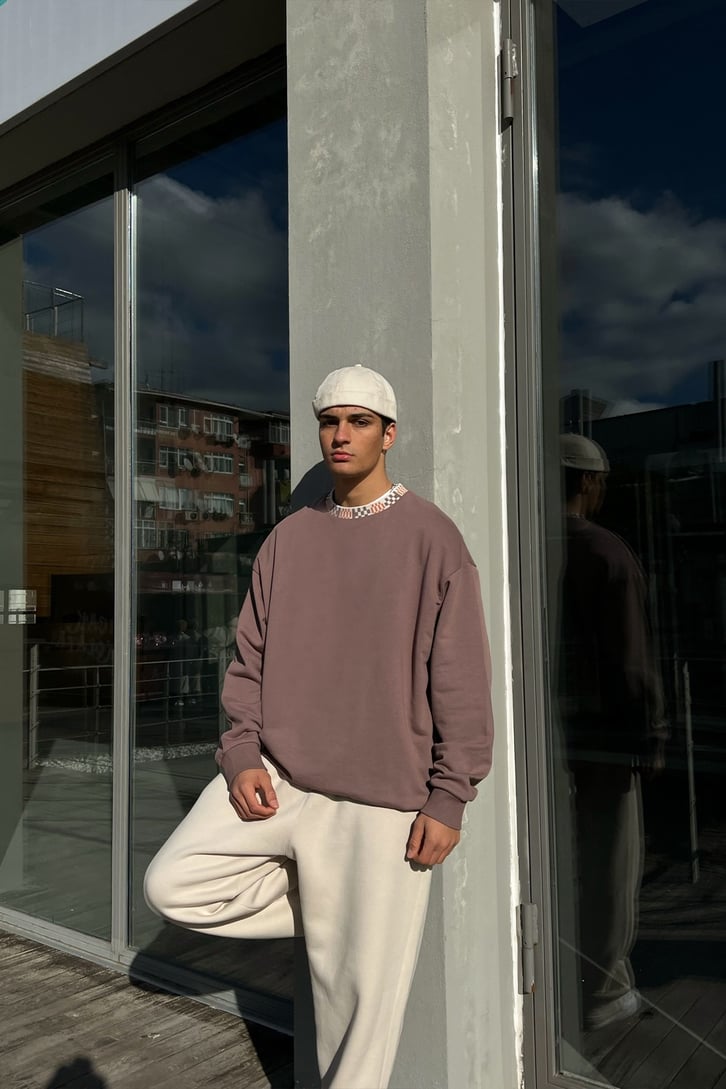 Yaka Detaylı Oversize Sweatshirt