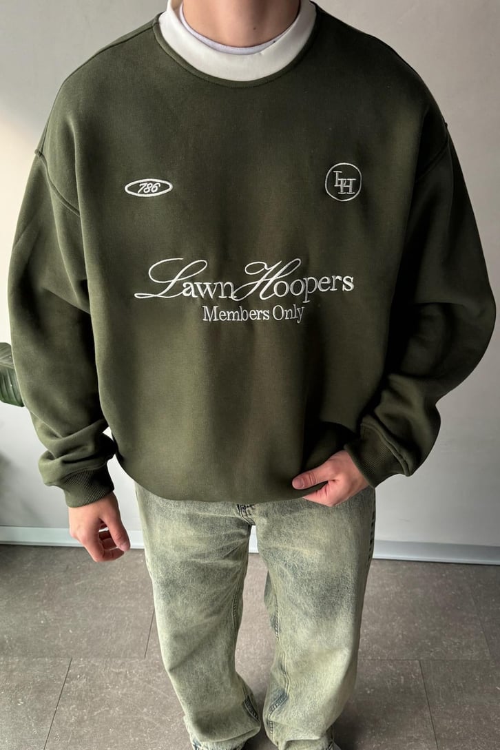 Yaka Garnili Lawn Hoopers Nakışlı Sweatshirt