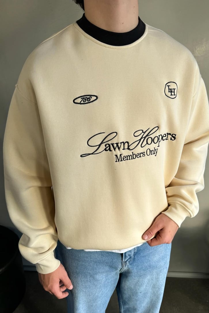 Yaka Garnili Lawn Hoopers Nakışlı Sweatshirt
