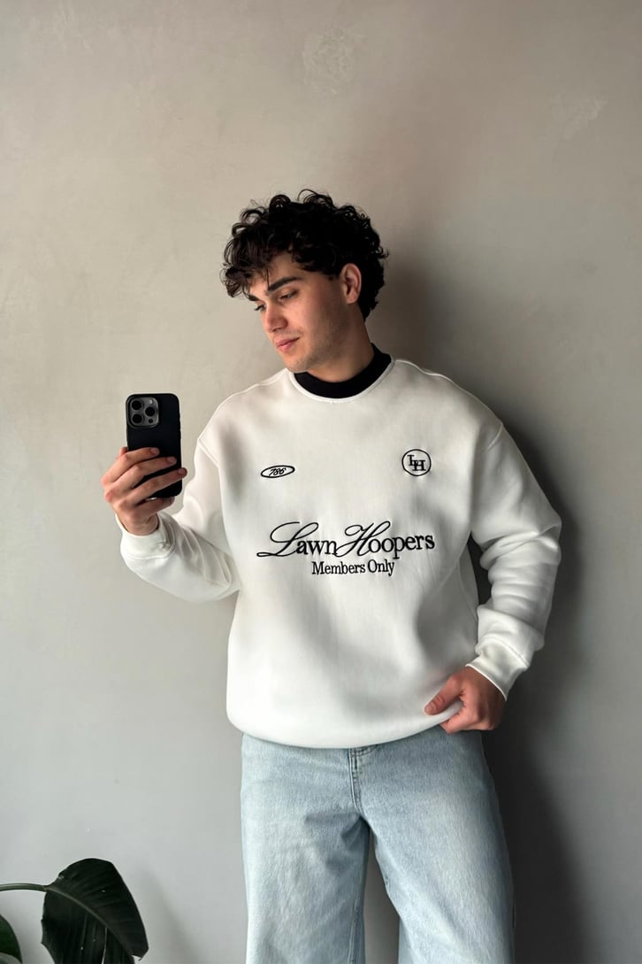 Yaka Garnili Lawn Hoopers Nakışlı Sweatshirt