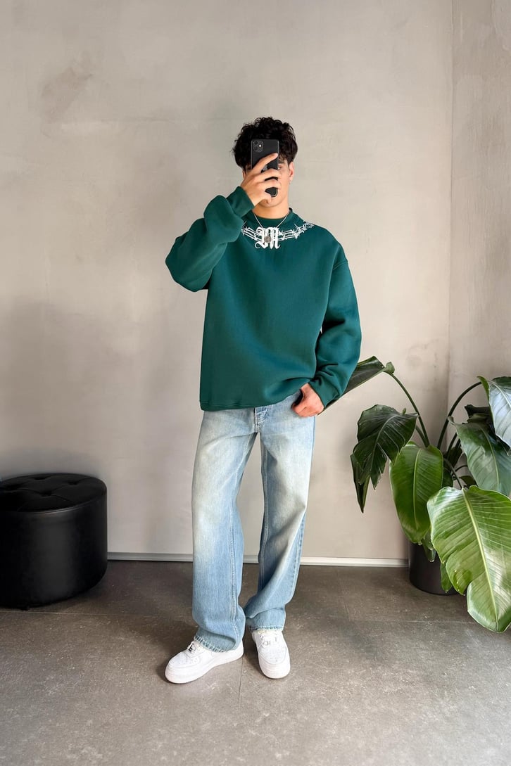 Yaka Nakışlı Oversize Sweatshirt