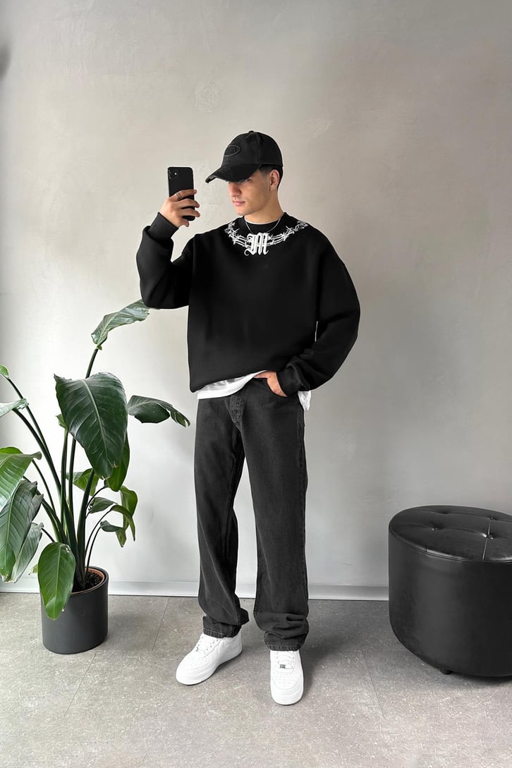Yaka Nakışlı Oversize Sweatshirt