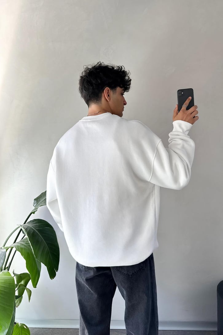 Yaka Nakışlı Oversize Sweatshirt
