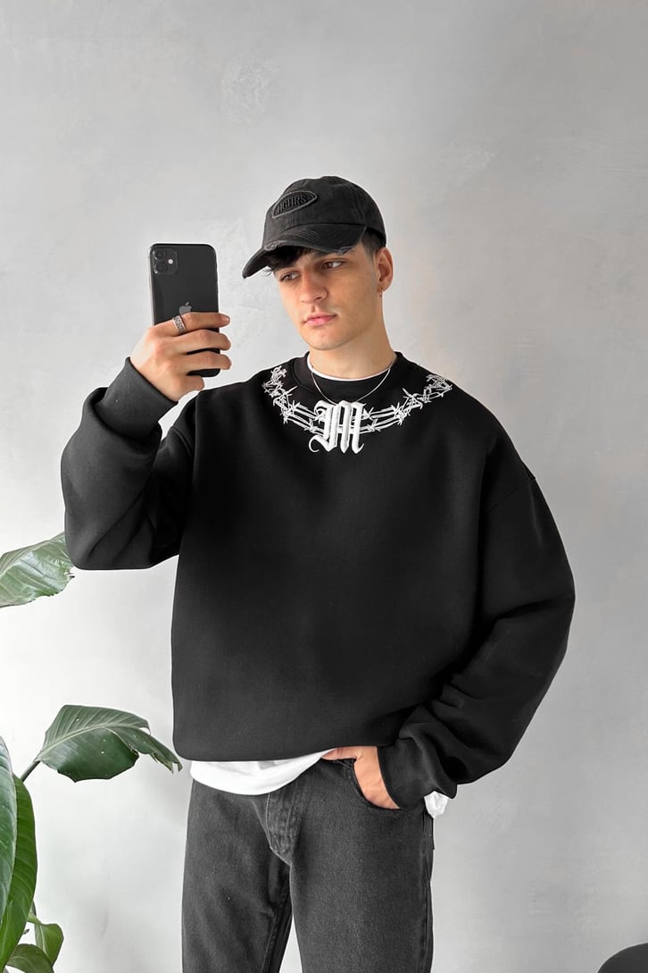 Yaka Nakışlı Oversize Sweatshirt