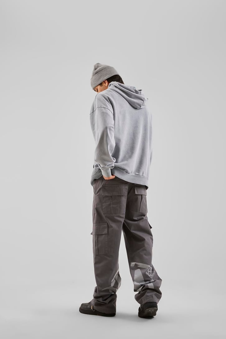 Yazı Baskılı Gri Baggy Pantolon